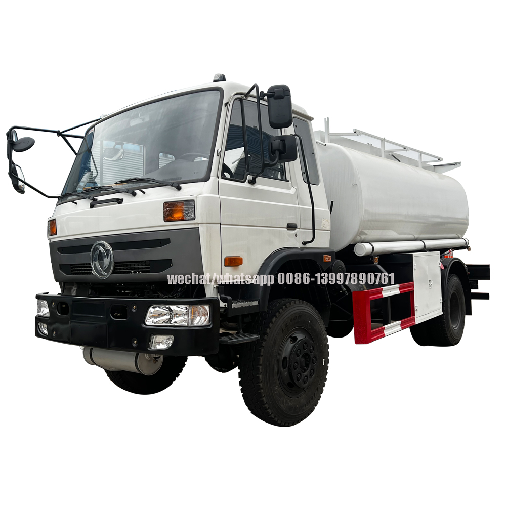 Dongfeng 4x4/4WD 10000 Liters شاحنة خزان الوقود الرخيصة