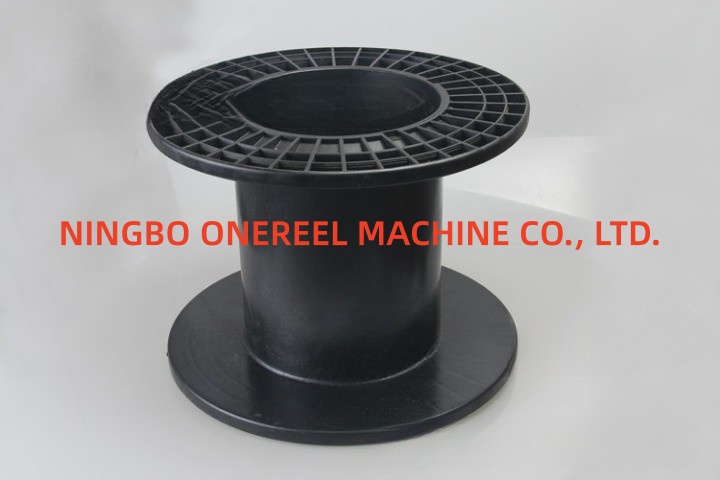 Plastic spool (3) Plastic spool (3)
