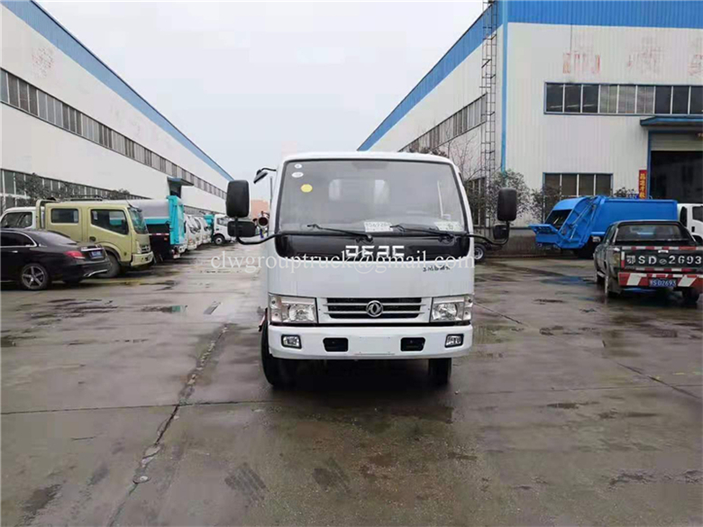 شاحنة مضخة مياه الصرف الصحي الجديدة Dongfeng 9000L