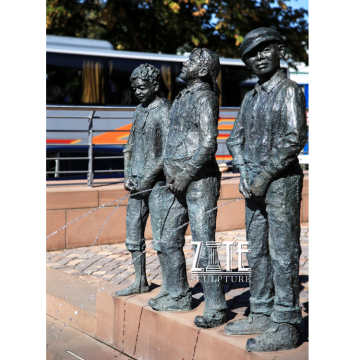 Custom life size metal bronze peeing boy water fountain statue
