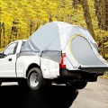 Tylne namioty z tylnej furgonetki samochodu z jedną sypialnią