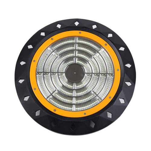 LED high bay light with high luminous efficiency