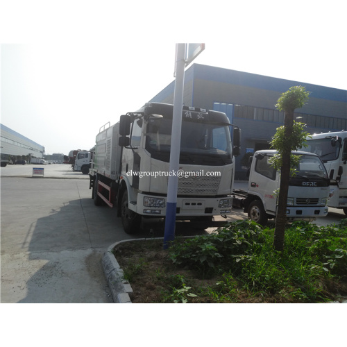 Dongfeng 4x2 รถบรรทุกสปริงเกลอร์สีเขียวอเนกประสงค์