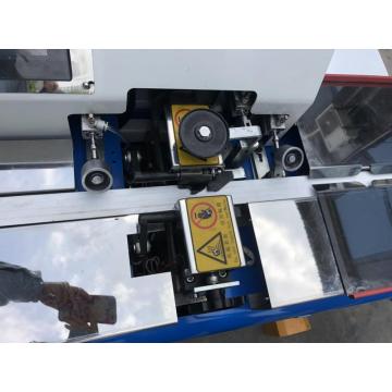 Hot melt glue sealing machine making double glazing