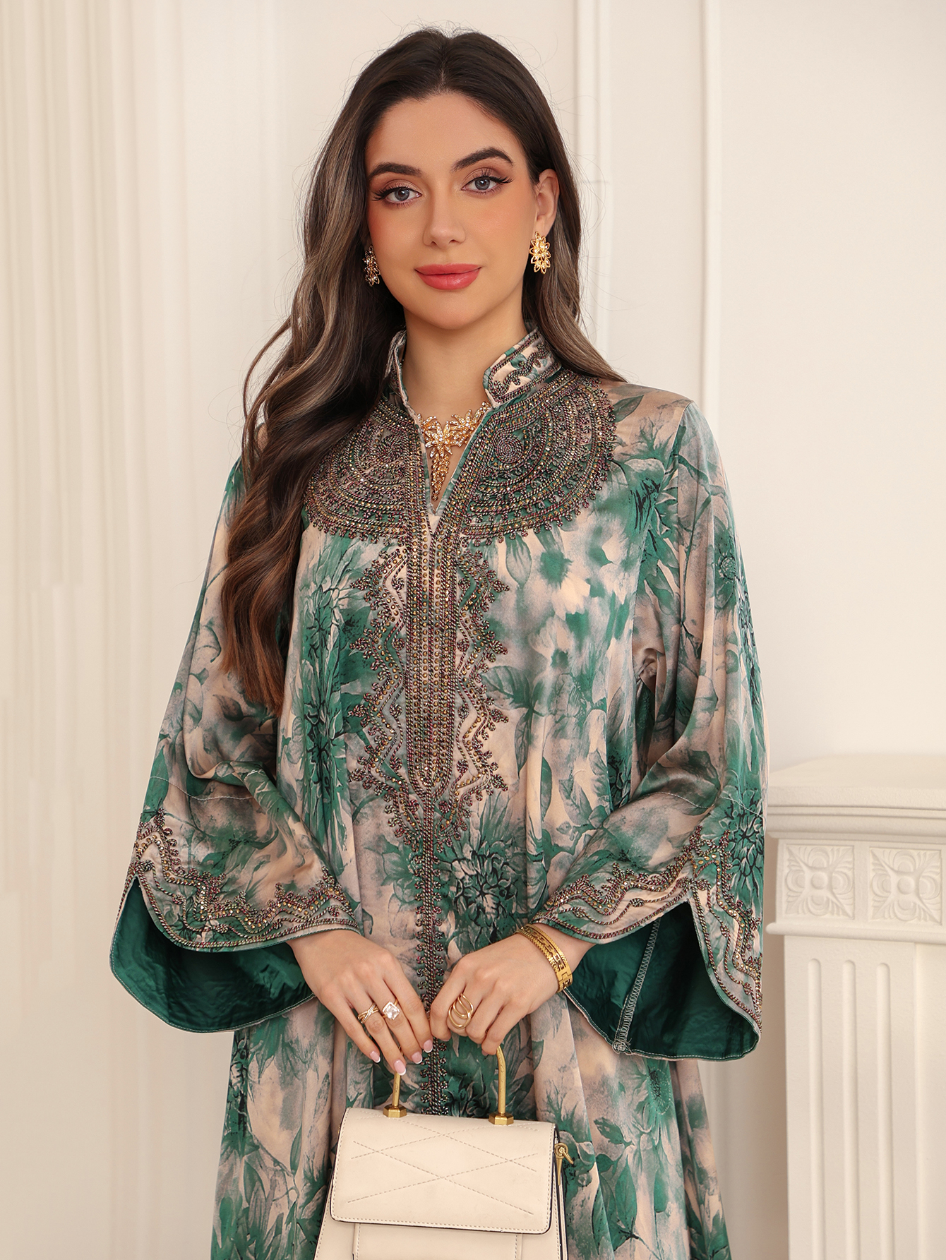 جزئیات عبای گل سبز 2 Green Floral Abaya Detail 2