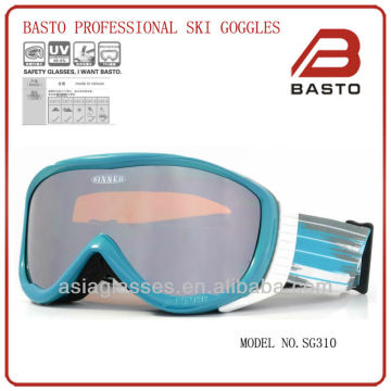 ski goggles with nose guard