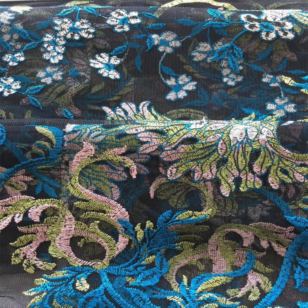 Tissu Broderie Plat à Grandes Fleurs Colorées