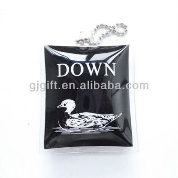 2015 custom soft pvc feather garment hang tag