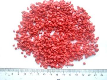 Freeze dried raspberry piece