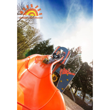 HPLプレイセットは、子供用のスライド遊び場を登る