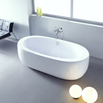 Freestanding soaking bathtub