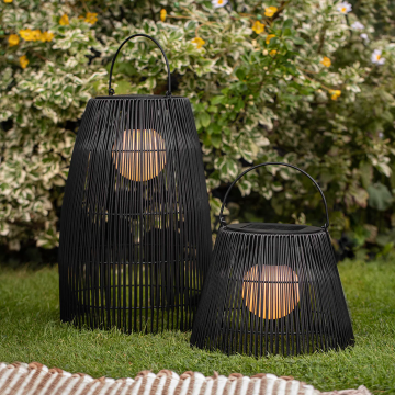 Black Table Lamps and Rattan Solar Floor Lamps for Outdoor Courtyard Decoration
