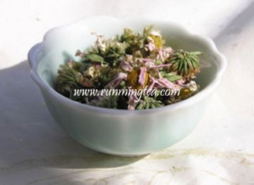 dry chrysanthemum flowers