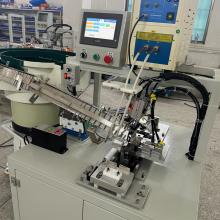 Precision Plastic Hanger Machine
