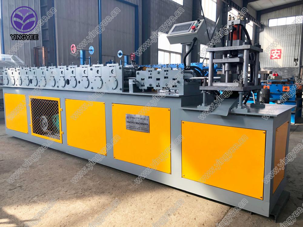 Customer used steel shutter door roll forming machine