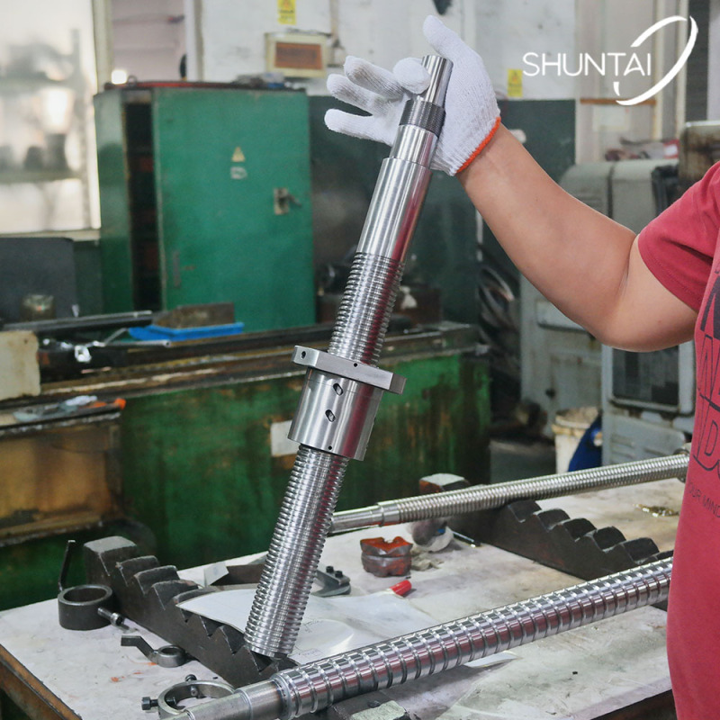 Low Noise Precision Miniature Ground Ballscrews for Metal Machinery Parts