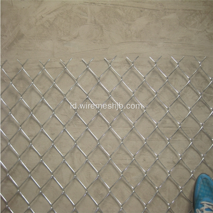 6 Gauge x 2 &#39;&#39; Chain Link Mesh Fence