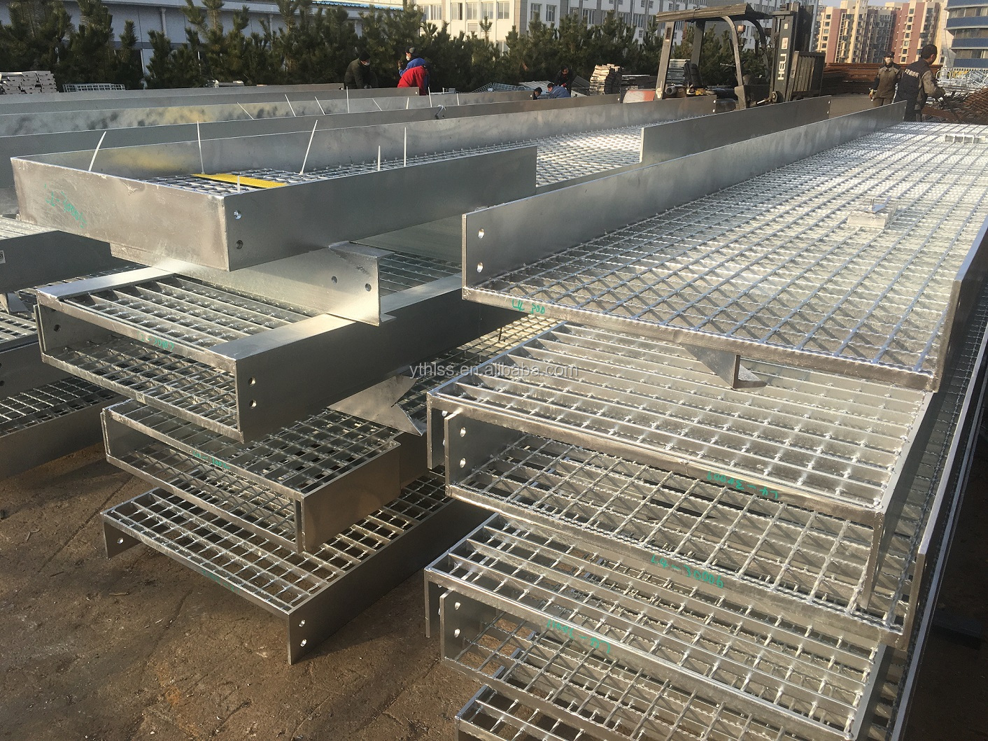 HDG Steel Grating With Toe Plate for Walkway Platform / Galvanized Steel Flooring Grating
