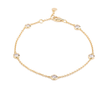 Elegant 18K Gold Five-Diamond Bracelet