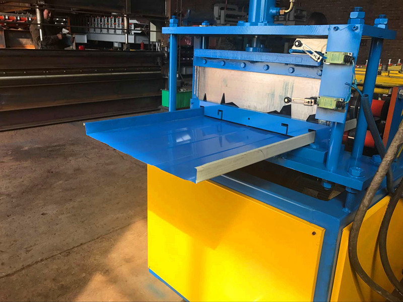 Standing seam / Self lock roofing tile roll forming machine