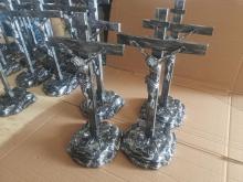 Resin cross decoration inspection in Qanzhou