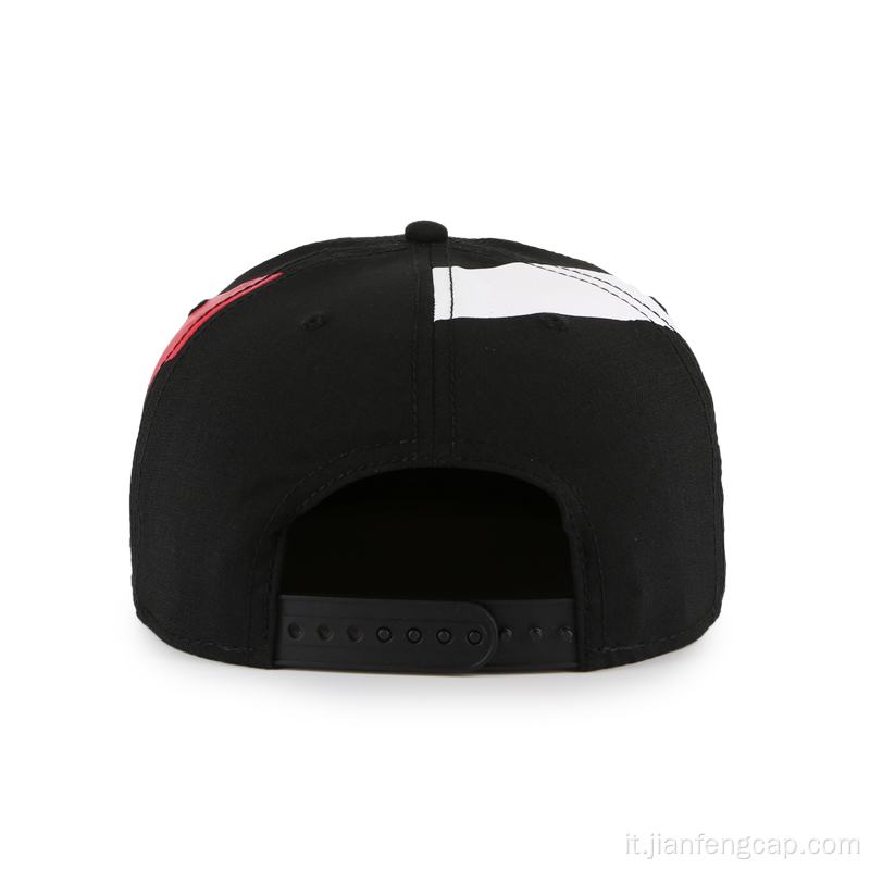 cappello snapback con logo in TPU lucido