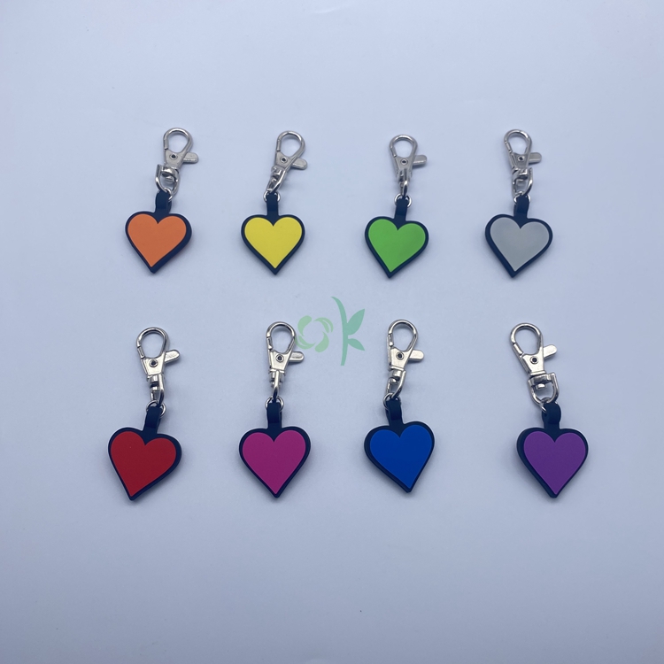 heart tag with buckle 1