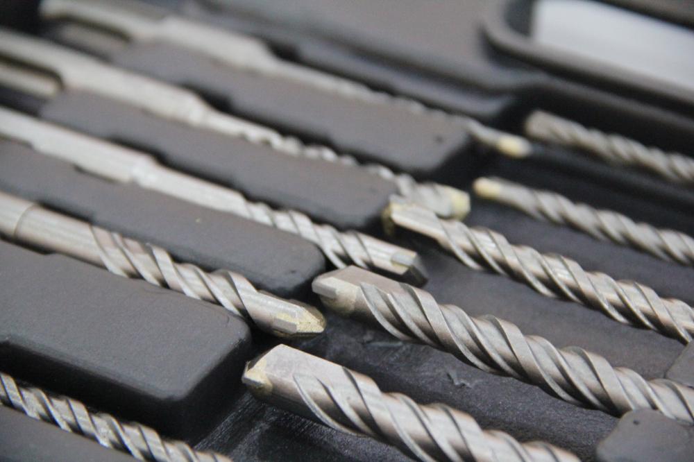 annular drill bits