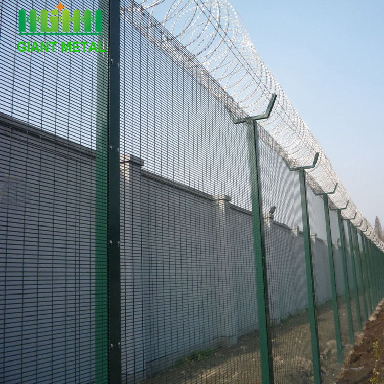 Hot sale post pvc coated fence with razor barbed wire