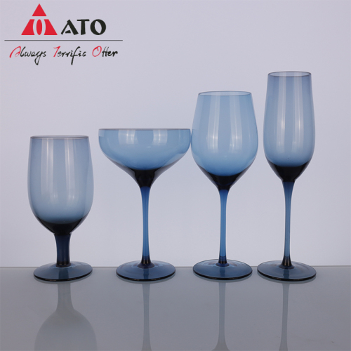Elegante copas decorativas de vino de vino azul