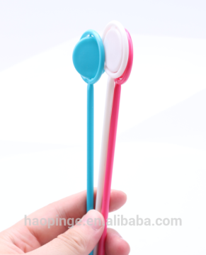 cocktail stirrer with flat stick round top