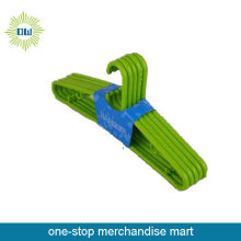 colored 5pc plastic form hanger