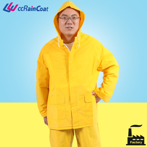 PVC polyester Rainsuit màu vàng 2 miếng có thể thêm dải phản quang