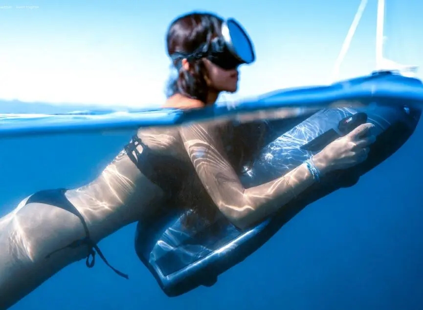 ALTIVS APX Watercraft 23kg Light Underwater Scooter 40m Deep Diving for Water play with 100min Endurance