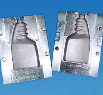 Plastic lubricating oil bottle mould