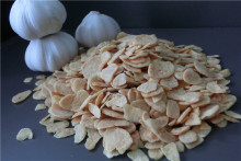 Deep dried fried garlic flake