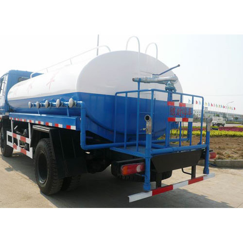 water truck with white color