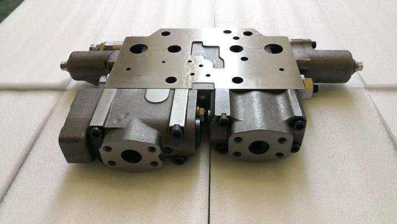 KOMATSU PC130-7 VALVE ASS'Y Excavator parts 723-51-01800