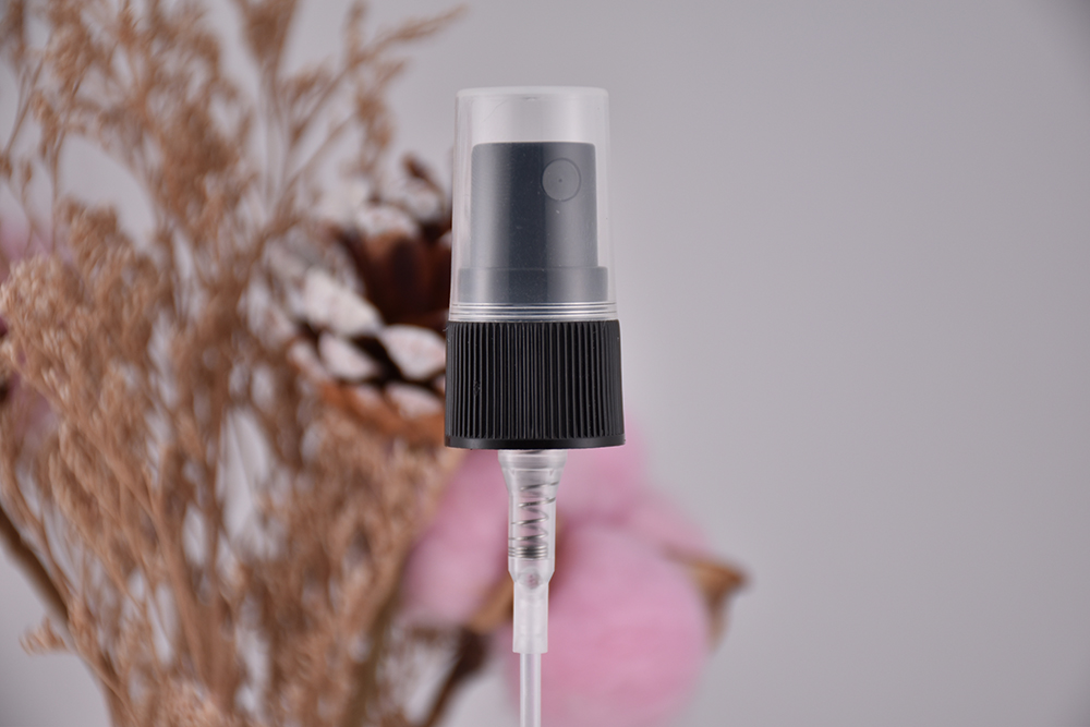 18/410 بخاخ رذاذ ناعم مضلع باللون الأسود 18/410 black ribbed fine mist sprayer