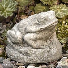 Cheap and fine hand carved tiny animal figurines toad sculpture for sale