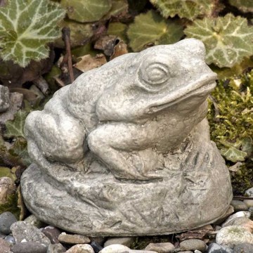 Cheap and fine hand carved tiny animal figurines toad sculpture for sale