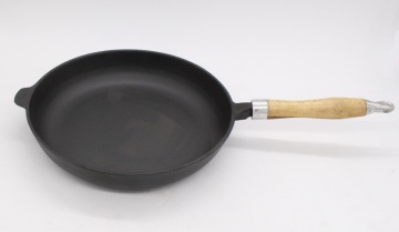 Cast Iron Skillet With Wooden Hot Handle