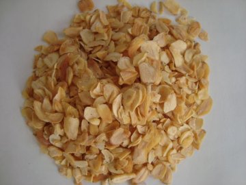 dehydrate garlic flakes
