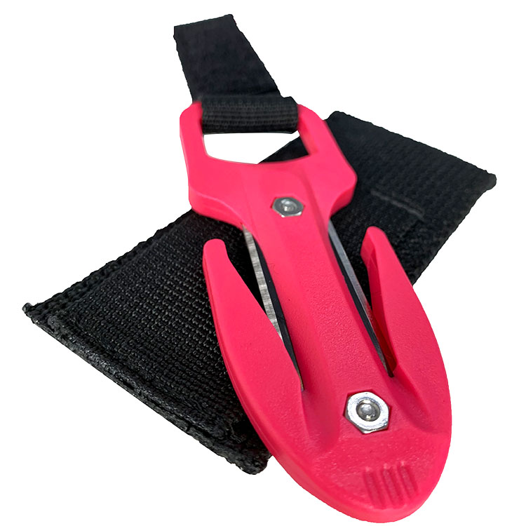 Convenient and sharp line cutter for diving equipment,