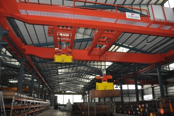 Heavy Duty Over Head Magnetic Crane