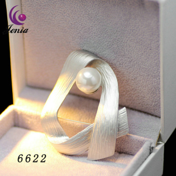 Jenia Simple Design Brooch Safety Lignt Pearl Crystal Brooch Pins For Women