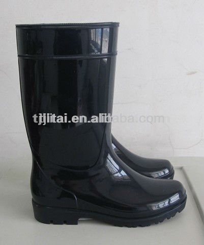 Black shiny rian gum boots mid-height