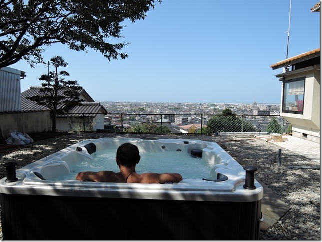 outdoor hot tub