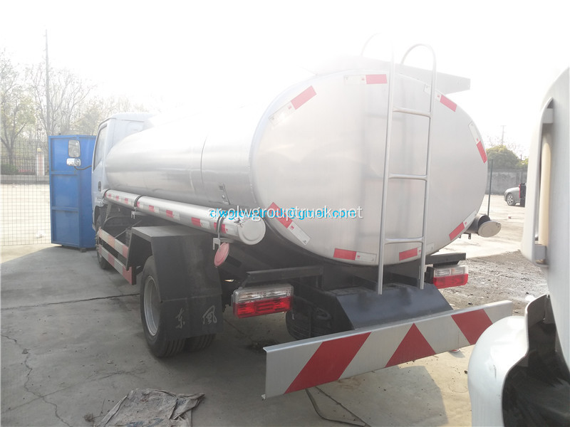 Dongfeng 5000liter - 8000 litter شاحنة نقل مياه الشرب