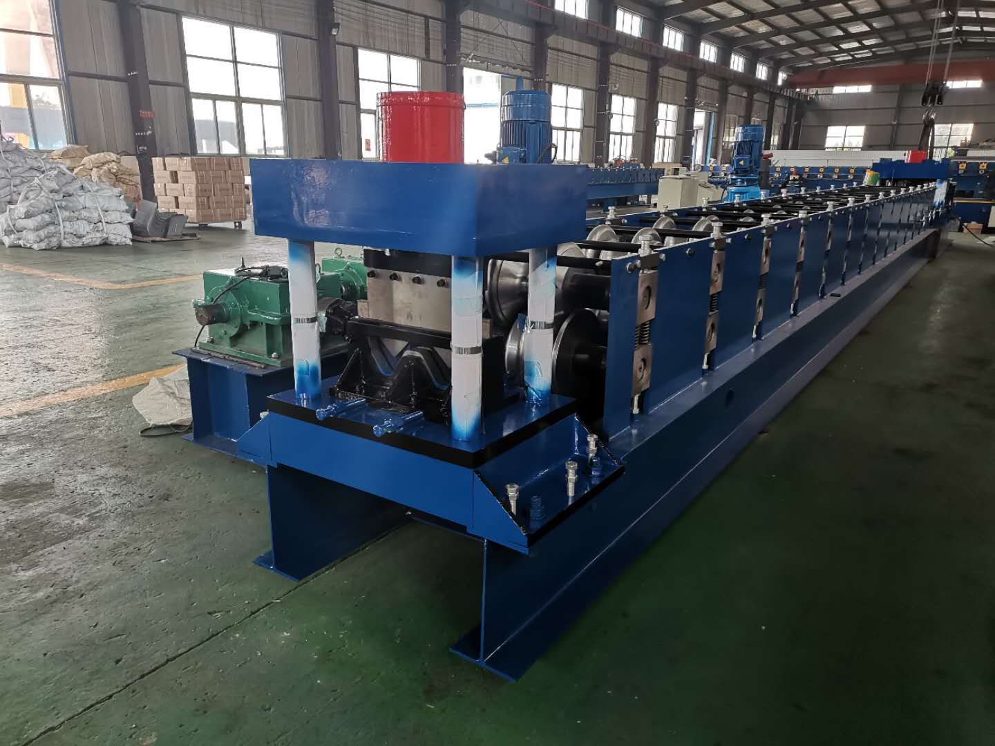 Guardrail roll forming machine, guardrail crash barrier forming machine